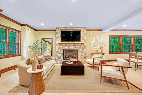 $1,595,000 | 2015 Kenneys Road, Southold, NY 11971