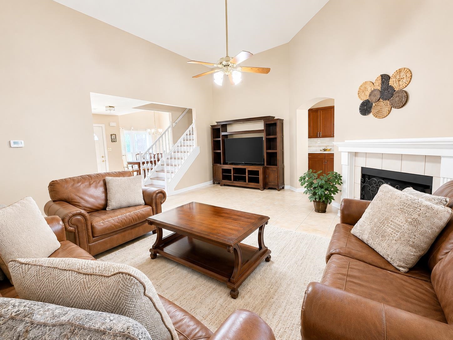 326 South Sanga Road Cordova, TN 38018 - Photo 6 of 32 Spacious living area featuring a vaulted ceiling and ceiling fan