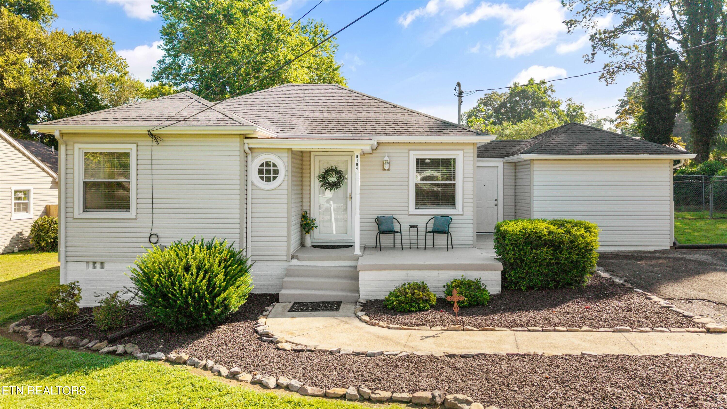 6104 Manchester Road Knoxville, TN 37920 - Photo 3 of 43 01-6104 Manchester Rd 032