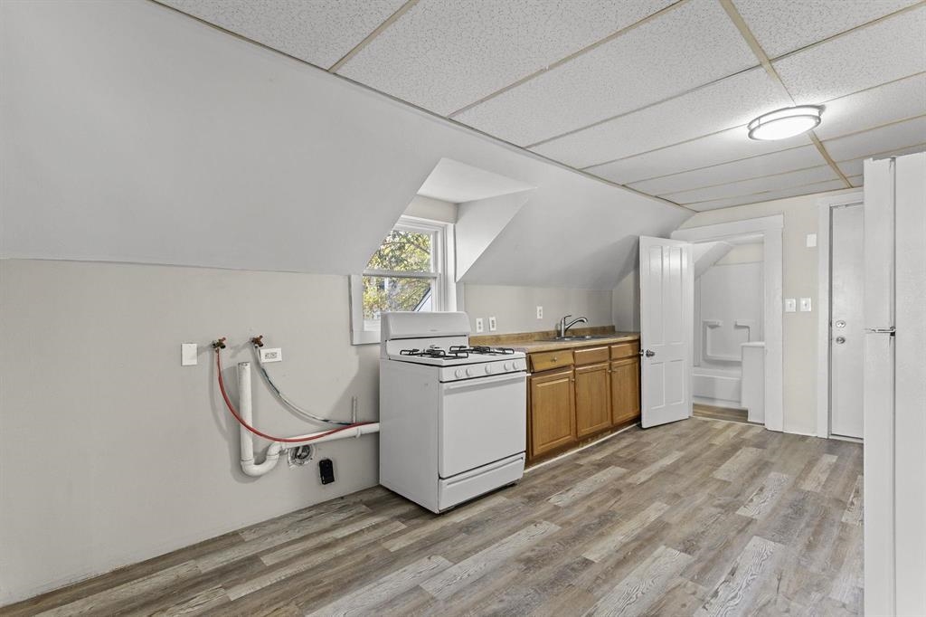 383 Manchester Street Manchester, NH 03103 - Photo 11 of 31