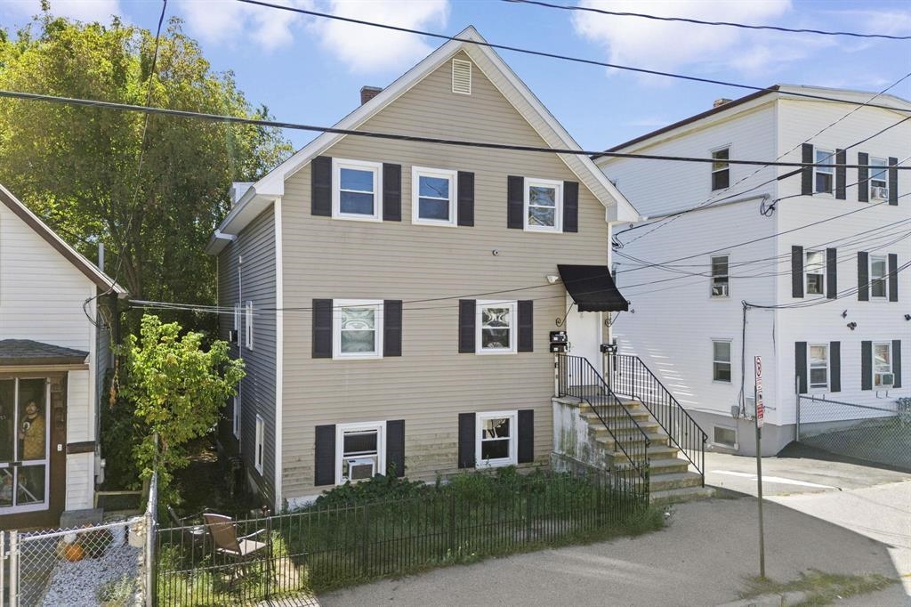 383 Manchester Street Manchester, NH 03103 - Photo 2 of 31