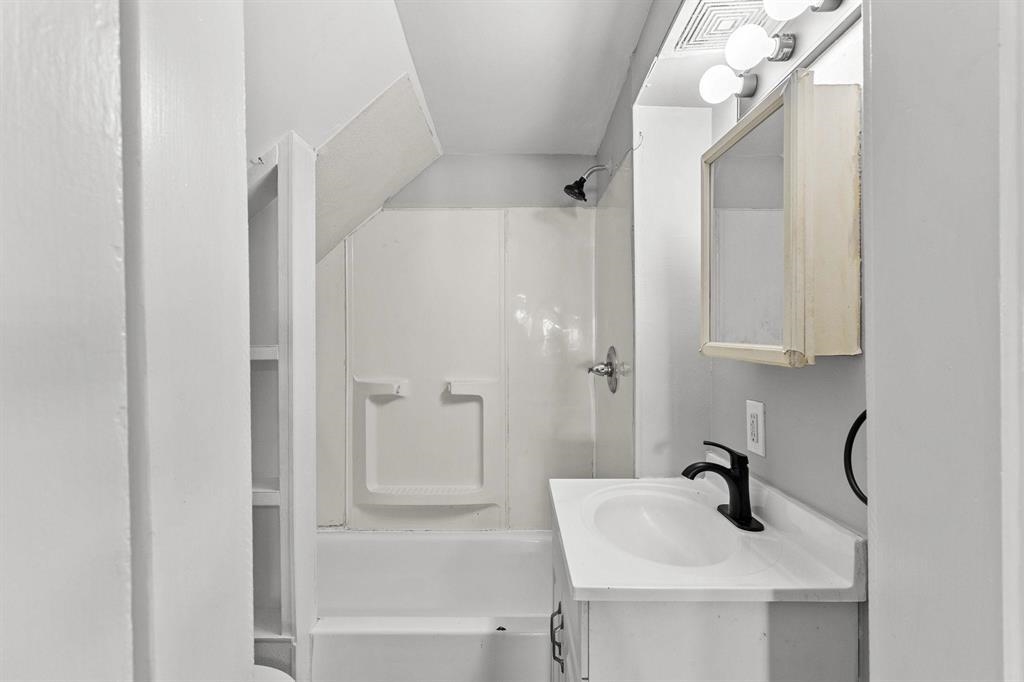 383 Manchester Street Manchester, NH 03103 - Photo 23 of 31