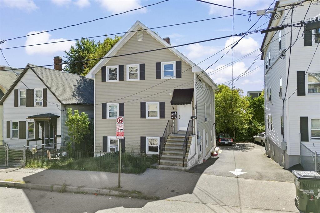 383 Manchester Street Manchester, NH 03103 - Photo 3 of 31