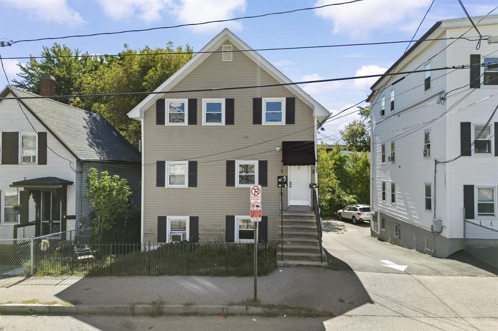 383 Manchester Street Manchester, NH 03103 - Photo 4 of 31