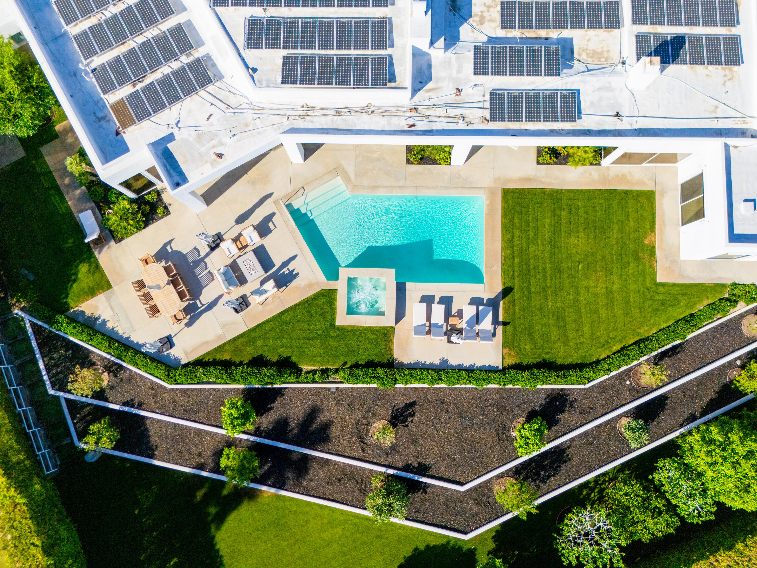 70288 Pecos Road Rancho Mirage, CA 92270 - Photo 58 of 69 an aerial view of a house with a garden