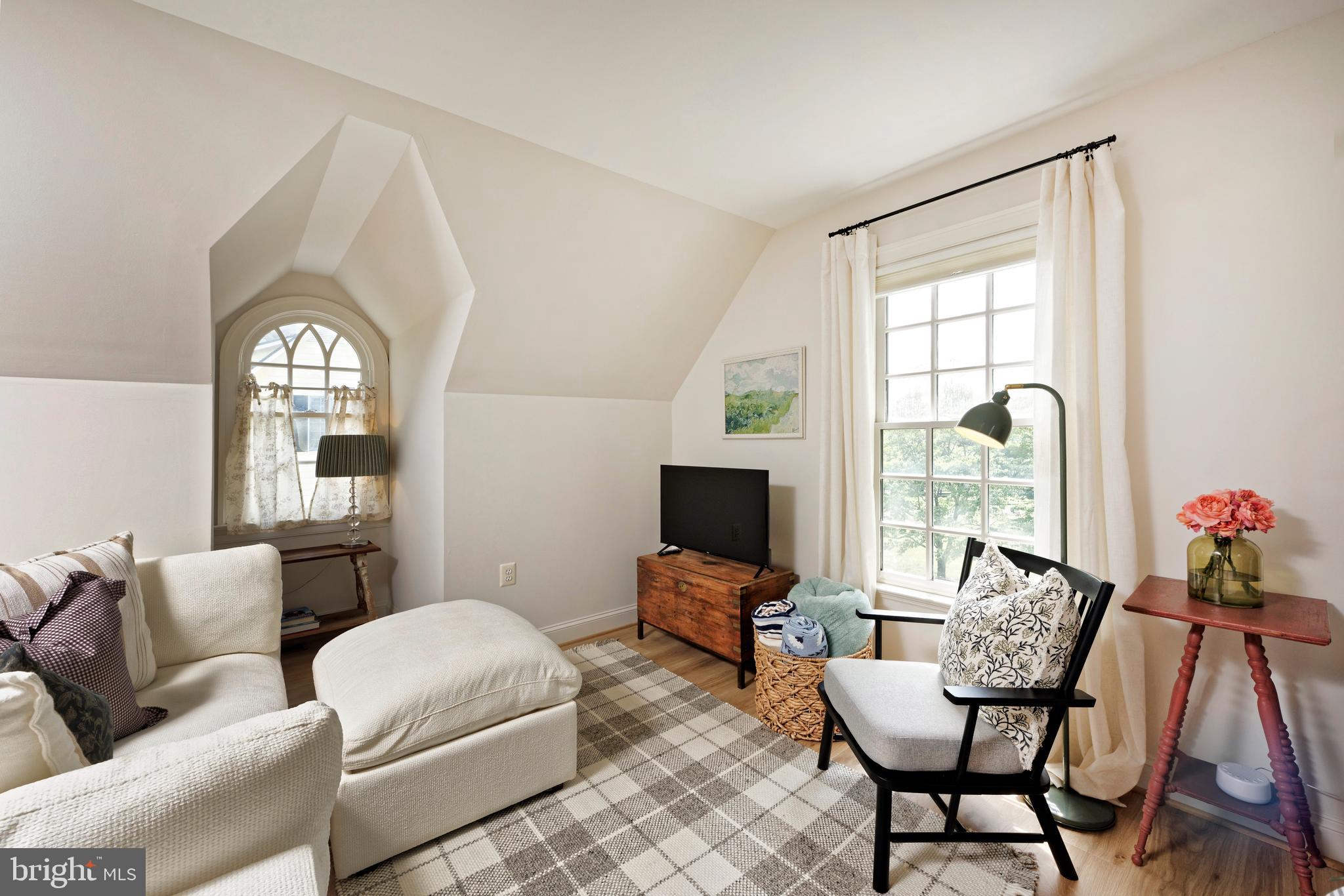 20084 Woodtrail Road Round Hill, VA 20141 - Photo 6 of 31 Spacious living room area is filled with light...