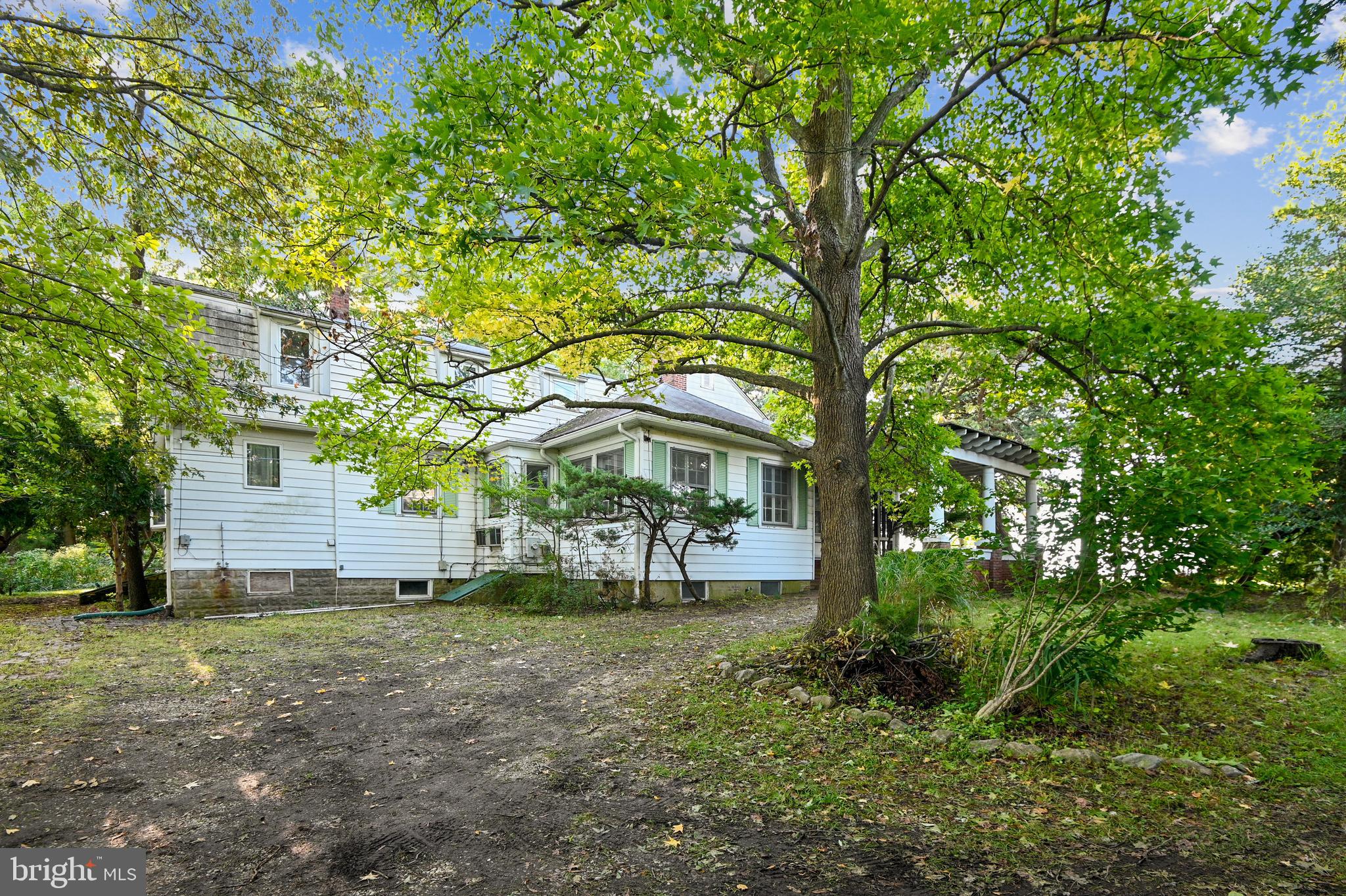 3736 Thomas Point Road Annapolis, MD 21403 - Photo 13 of 49 Roadside view of the existing home