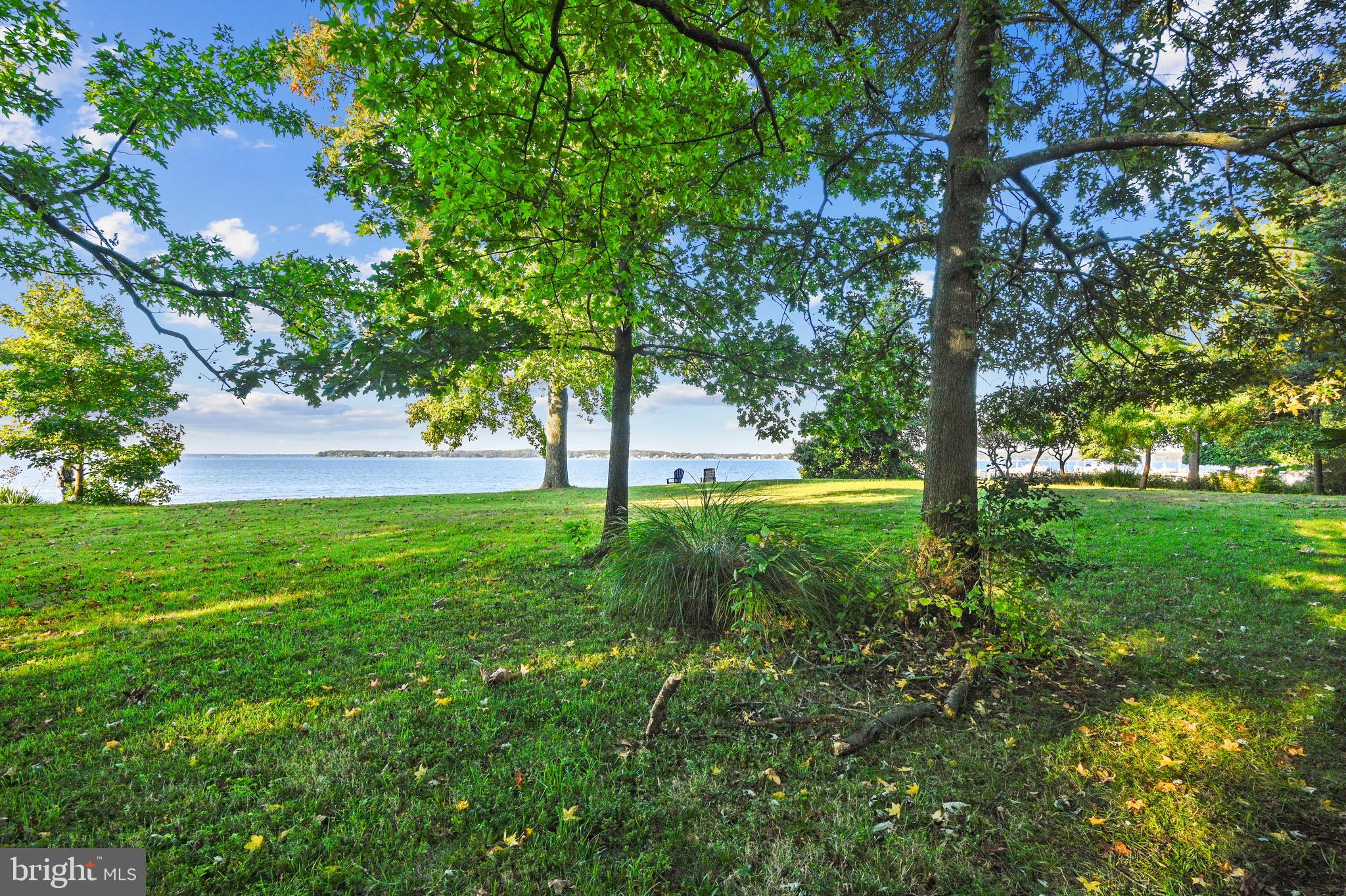 3736 Thomas Point Road Annapolis, MD 21403 - Photo 32 of 49 Front lawn