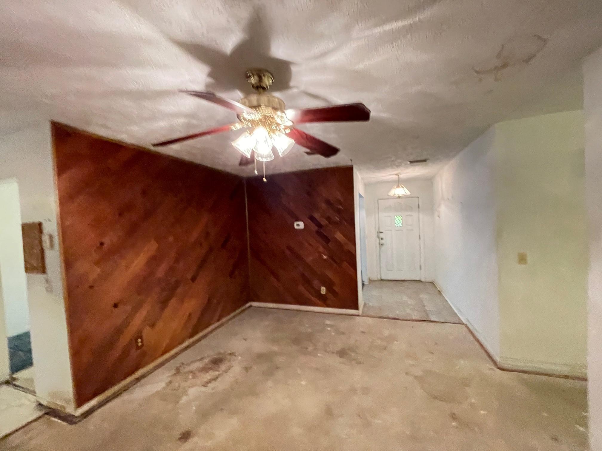 335 Wesley Road Green Cove Springs, FL 32043 - Photo 10 of 39 Living Room