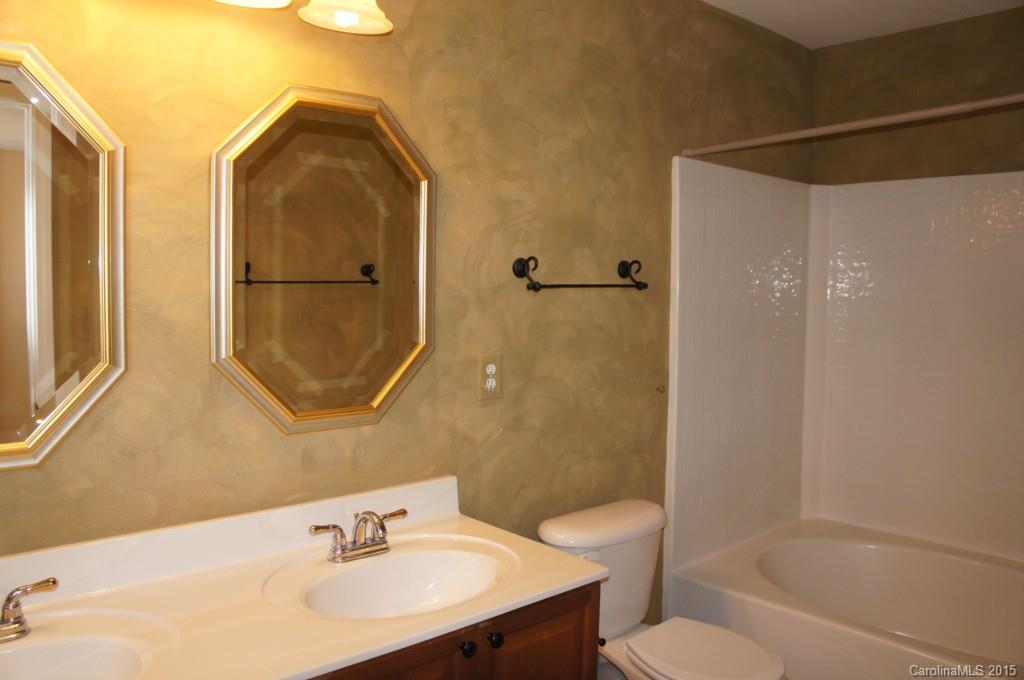 4972 Prosperity Ridge Road, Unit 4972 Charlotte, NC 28269 - Photo 12 of 13 Gallery Image 12