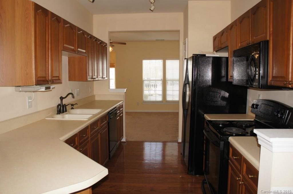 4972 Prosperity Ridge Road, Unit 4972 Charlotte, NC 28269 - Photo 4 of 13 Gallery Image 4