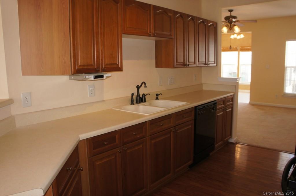 4972 Prosperity Ridge Road, Unit 4972 Charlotte, NC 28269 - Photo 5 of 13 Gallery Image 5