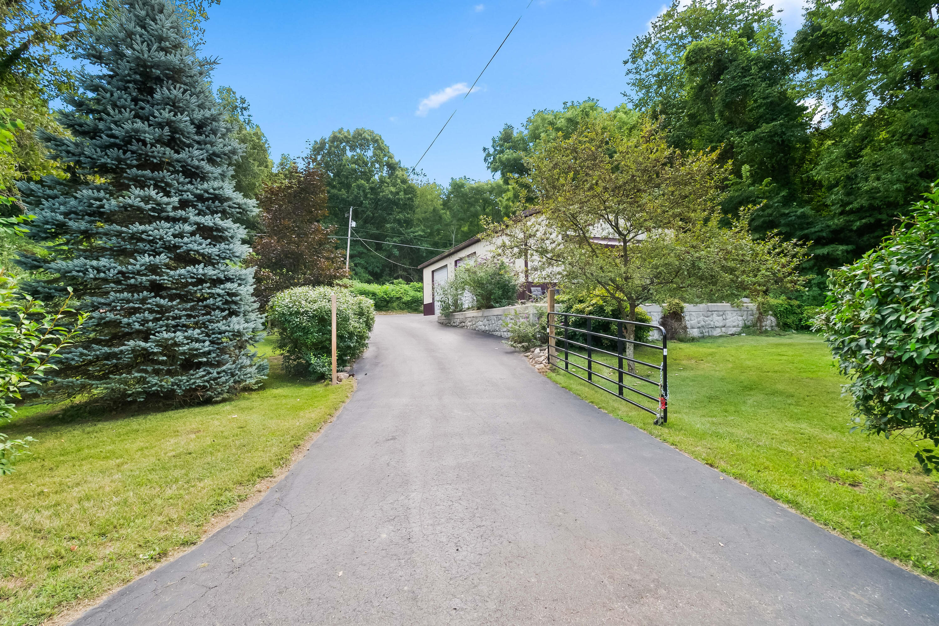 5211 Long Lake Road Reading, MI 49274 - Photo 21 of 107 21