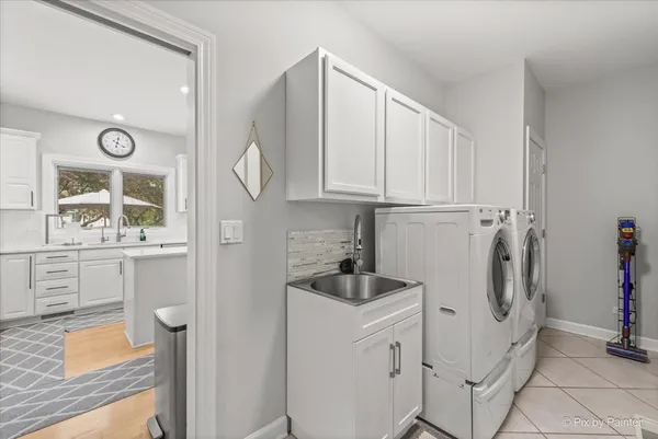 $989,000 | 402 Meadow Ridge Lane, Prospect Heights, IL 60070