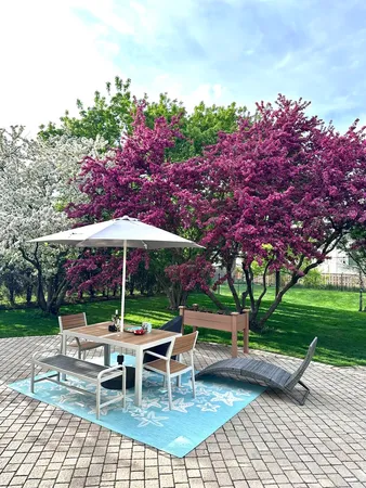 $989,000 | 402 Meadow Ridge Lane, Prospect Heights, IL 60070