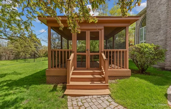 $989,000 | 402 Meadow Ridge Lane, Prospect Heights, IL 60070