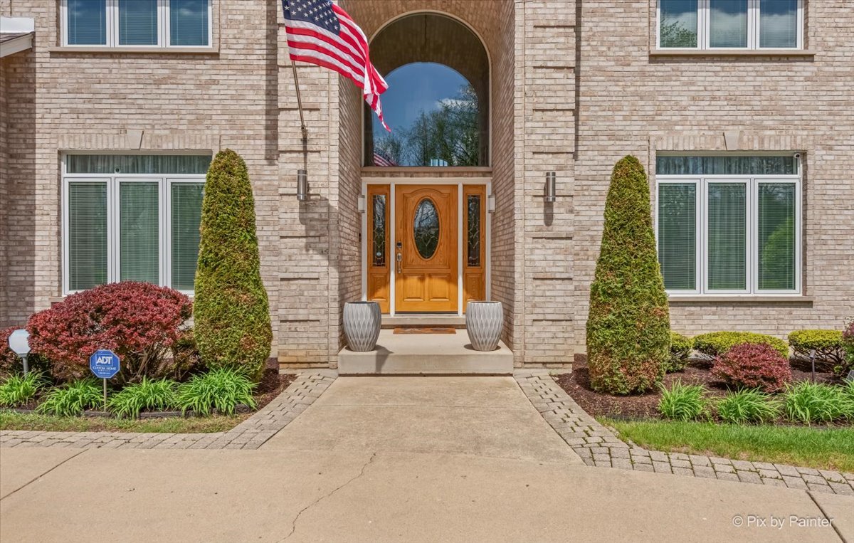402 Meadow Ridge Lane Prospect Heights, IL 60070 - Photo 5 of 54