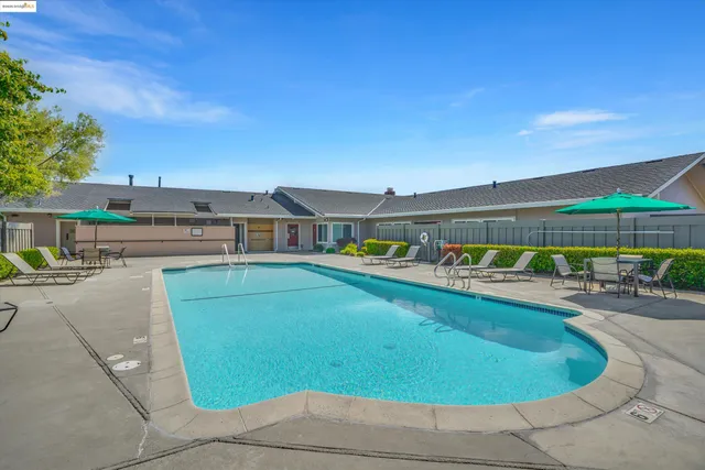 $175,888 | 154 Santa Teresa, San Leandro, CA 94579