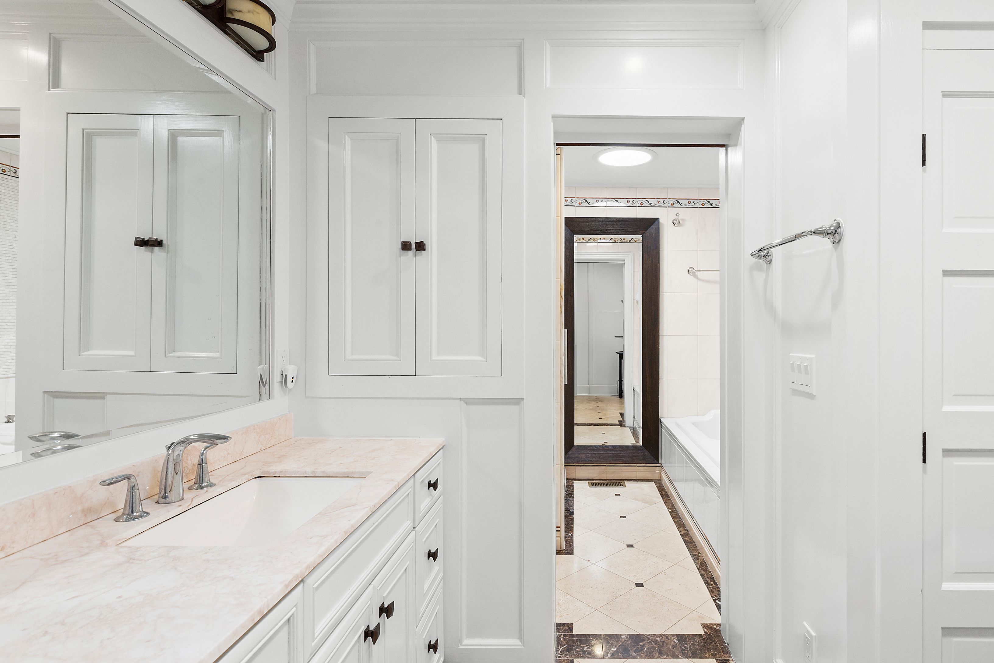 141 Middle Pond Road Southampton, NY 11968 - Photo 21 of 37