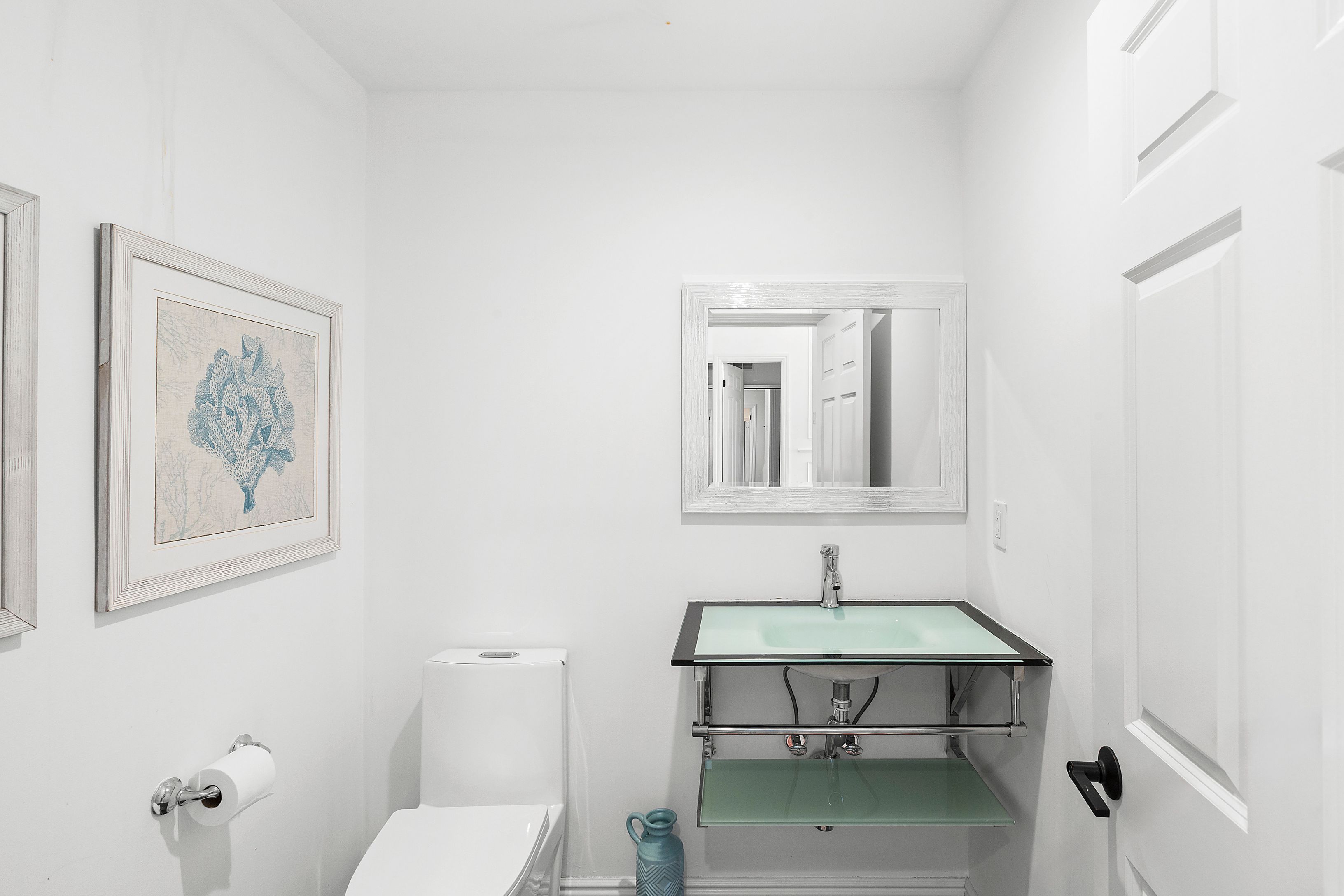 141 Middle Pond Road Southampton, NY 11968 - Photo 25 of 37