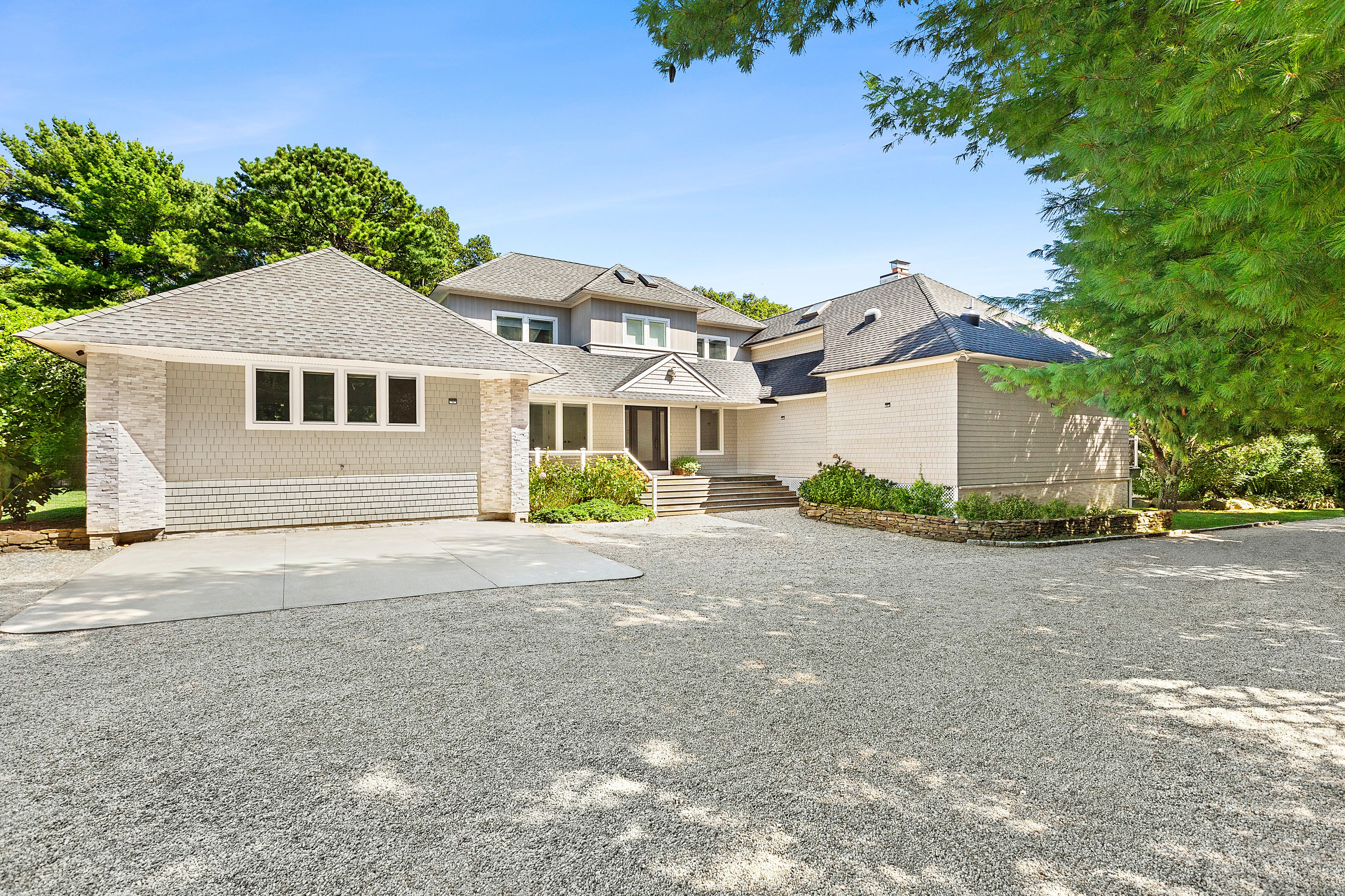 141 Middle Pond Road Southampton, NY 11968 - Photo 6 of 37