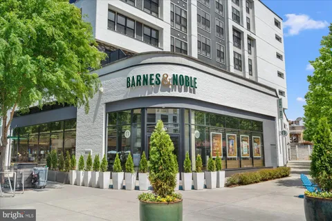 $1,195,000 | 3012 District Avenue, Fairfax, VA 22031