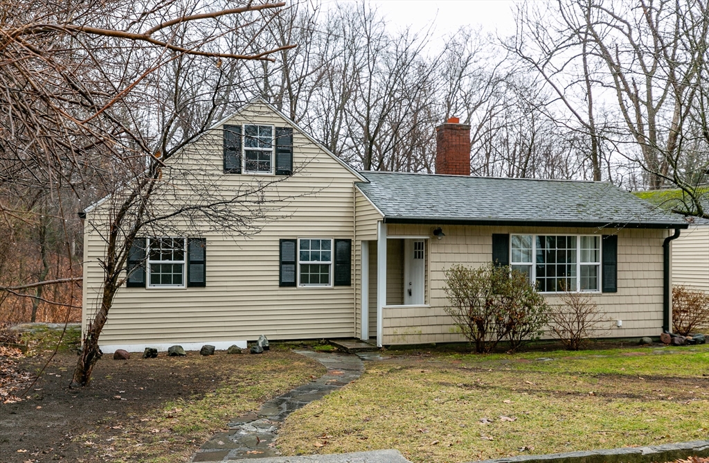 195 Riverton Road Springfield, MA 01109 - Photo 38 of 42 a front view of a house with garden