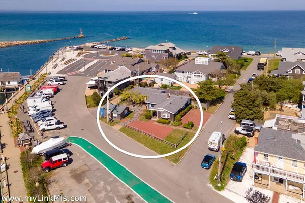 $2,600,000 | 23 Circuit Avenue Extension, Oak Bluffs, MA 02557