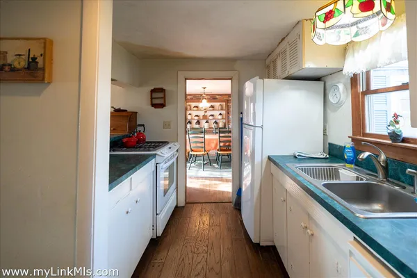 $2,600,000 | 23 Circuit Avenue Extension, Oak Bluffs, MA 02557