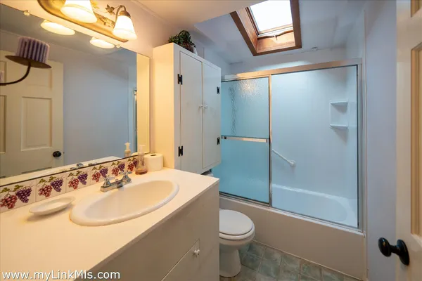 $2,600,000 | 23 Circuit Avenue Extension, Oak Bluffs, MA 02557