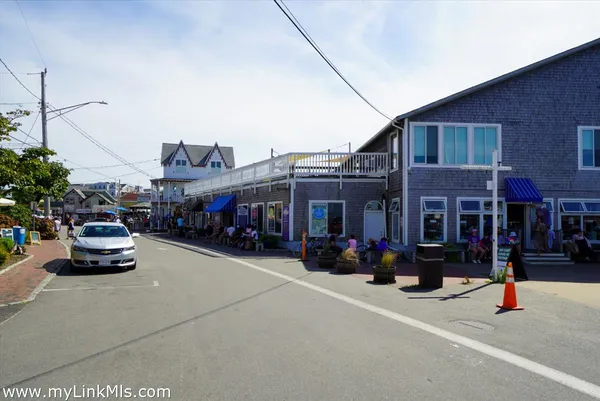 $2,600,000 | 23 Circuit Avenue Extension, Oak Bluffs, MA 02557