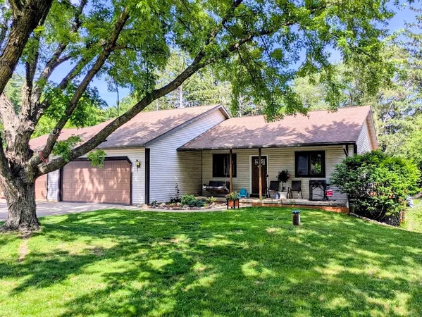 $409,900 | N7590 Island Drive, Pardeeville, WI 53954