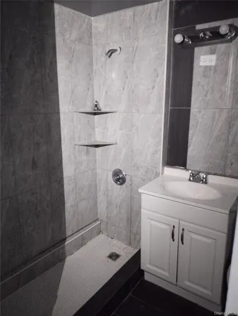 $2,400 | 15 Hoffman Avenue, Unit 2, Poughkeepsie, NY 12603