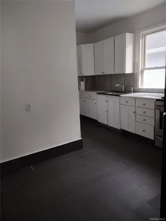 $2,400 | 15 Hoffman Avenue, Unit 2, Poughkeepsie, NY 12603