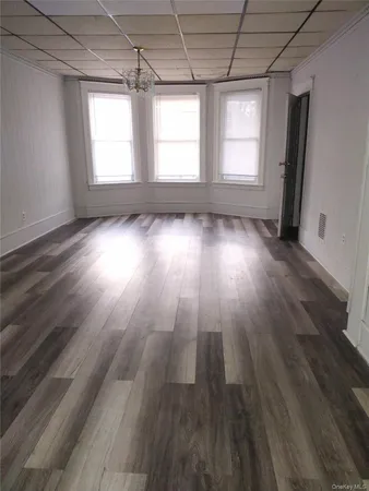 $2,400 | 15 Hoffman Avenue, Unit 2, Poughkeepsie, NY 12603