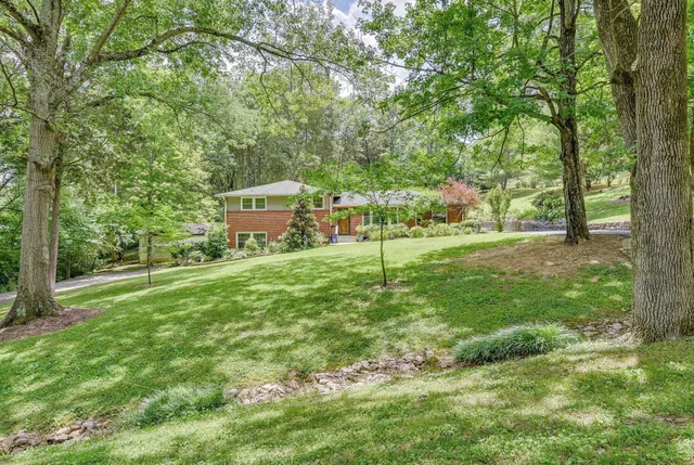 $3,400 | 682 Shawnee Drive, Nashville, TN 37205