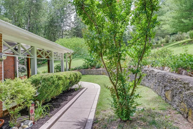 $3,400 | 682 Shawnee Drive, Nashville, TN 37205