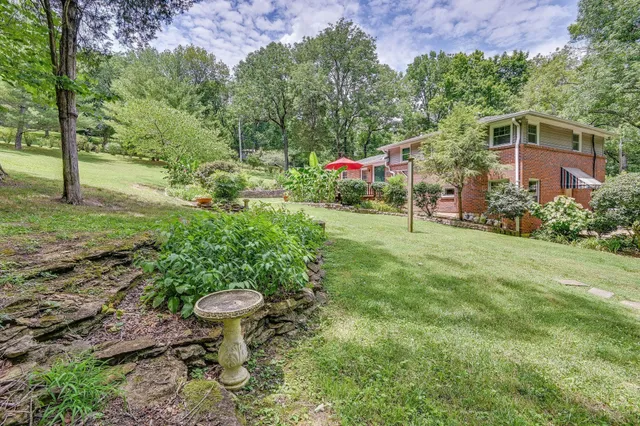 $3,400 | 682 Shawnee Drive, Nashville, TN 37205