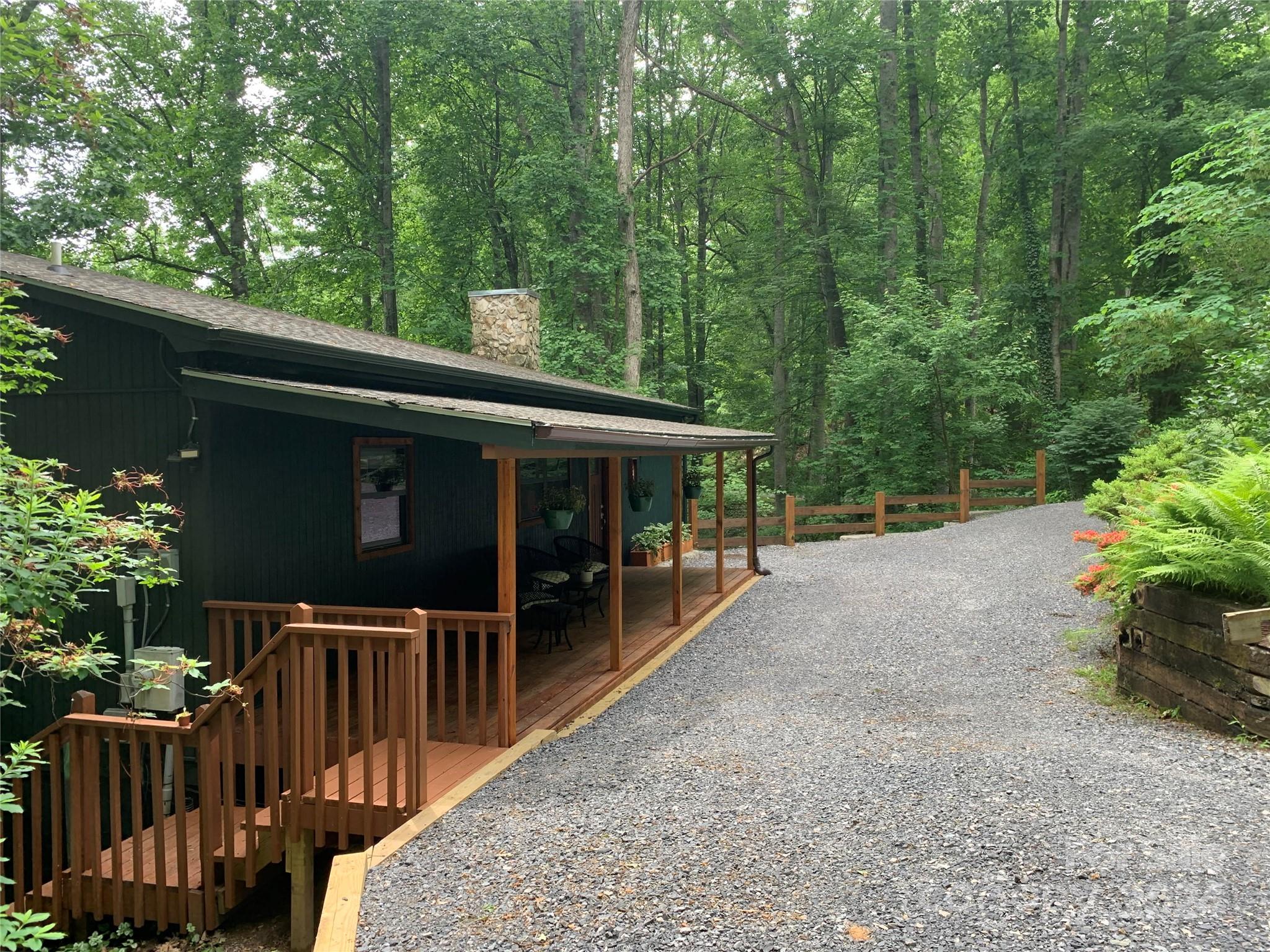 254 Tillman Road Lake Junaluska, NC 28745 - Photo 3 of 26