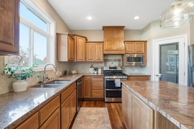 $925,000 | 17211 East Rosemont Lane, Greenacres, WA 99016