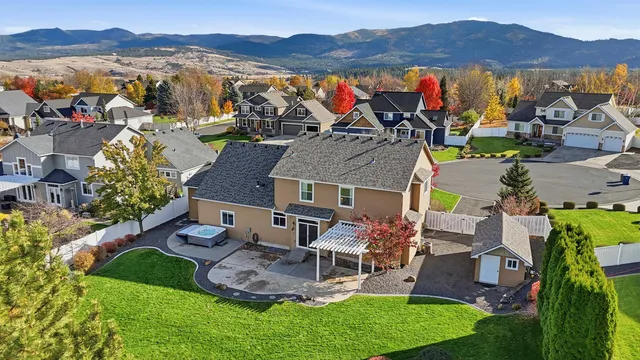 $925,000 | 17211 East Rosemont Lane, Greenacres, WA 99016