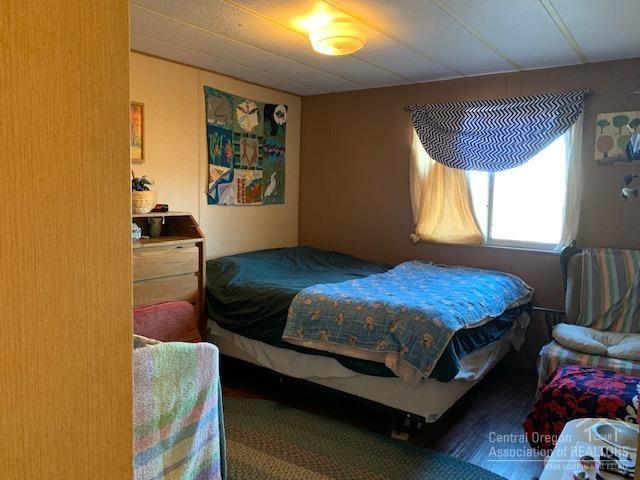 16505 Southwest Alfalfa Road Powell Butte, OR 97753 - Photo 15 of 25 Guest bedroom