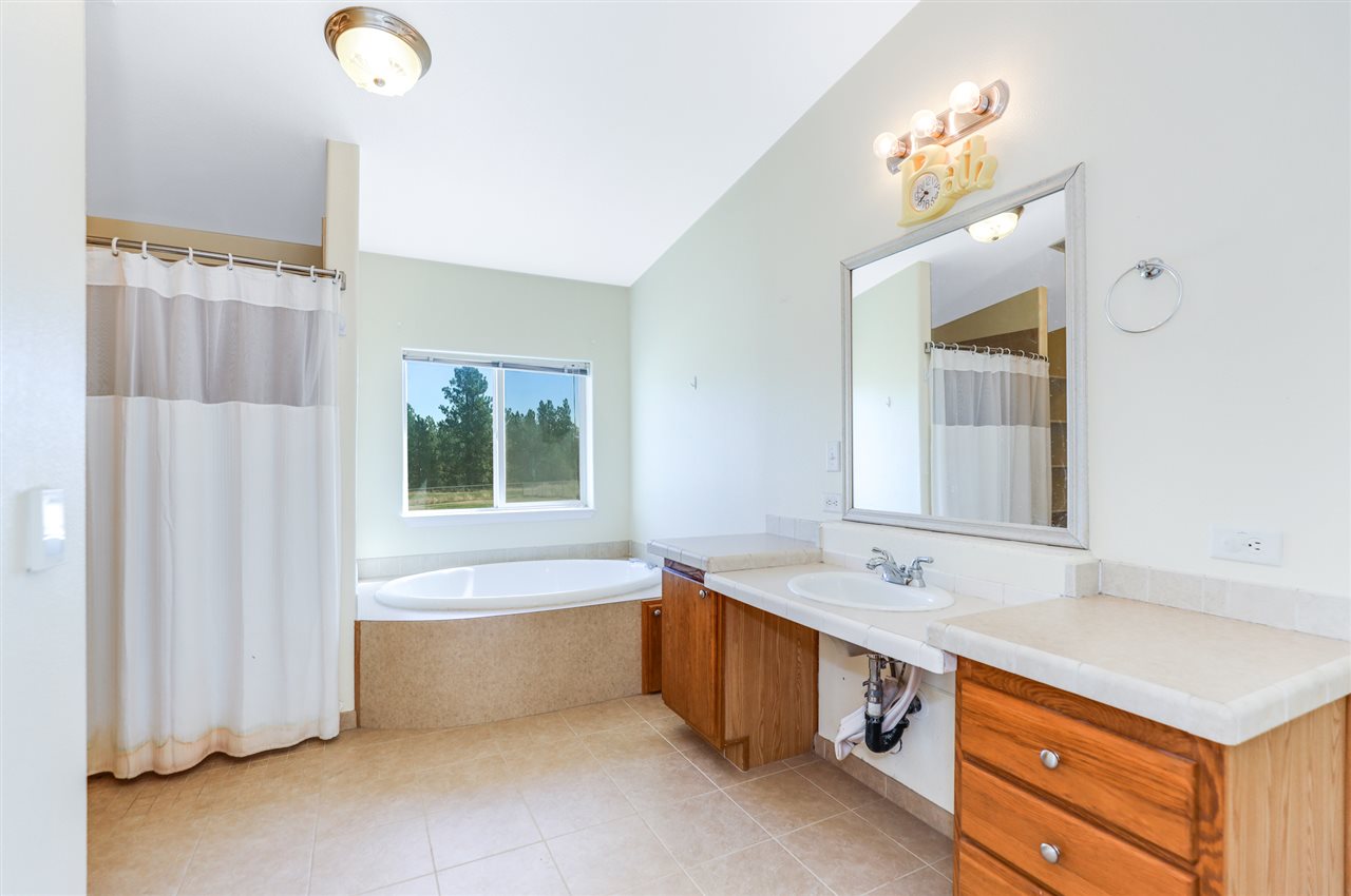 8928 North Wood Road Spokane, WA 99224 - Photo 15 of 47
