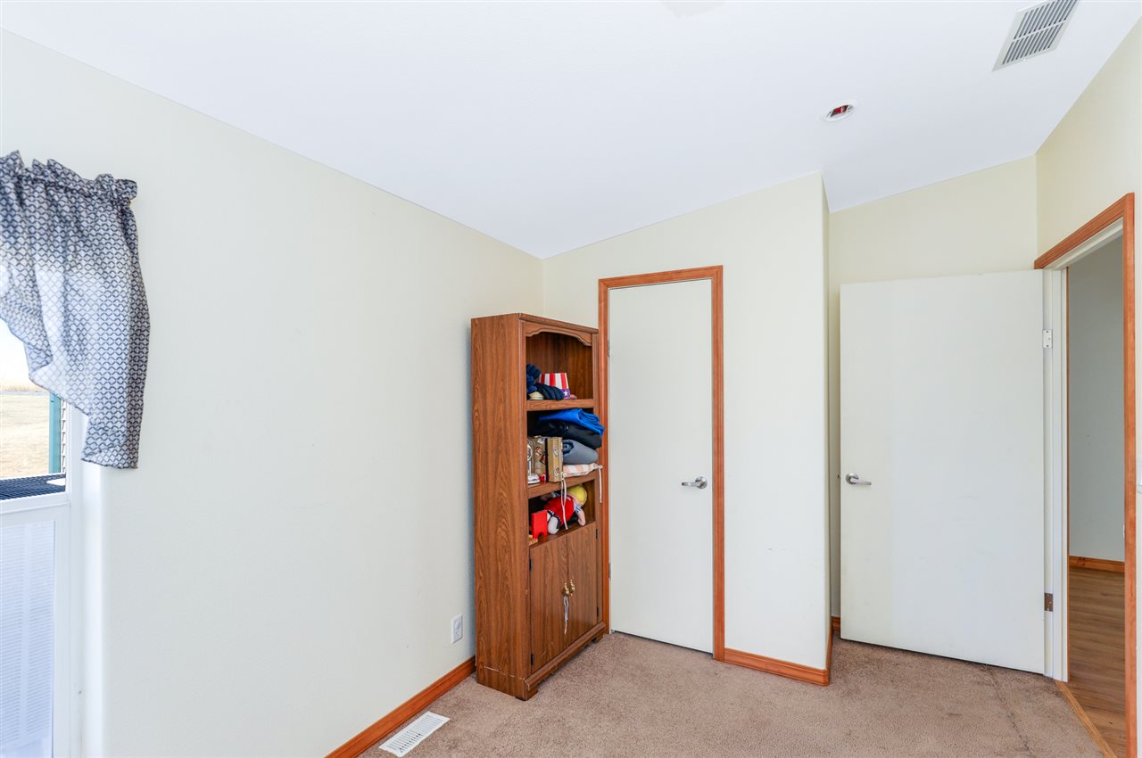 8928 North Wood Road Spokane, WA 99224 - Photo 18 of 47