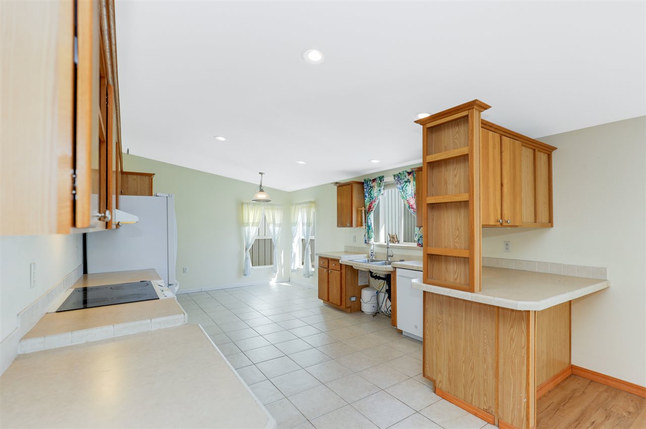8928 North Wood Road Spokane, WA 99224 - Photo 3 of 47