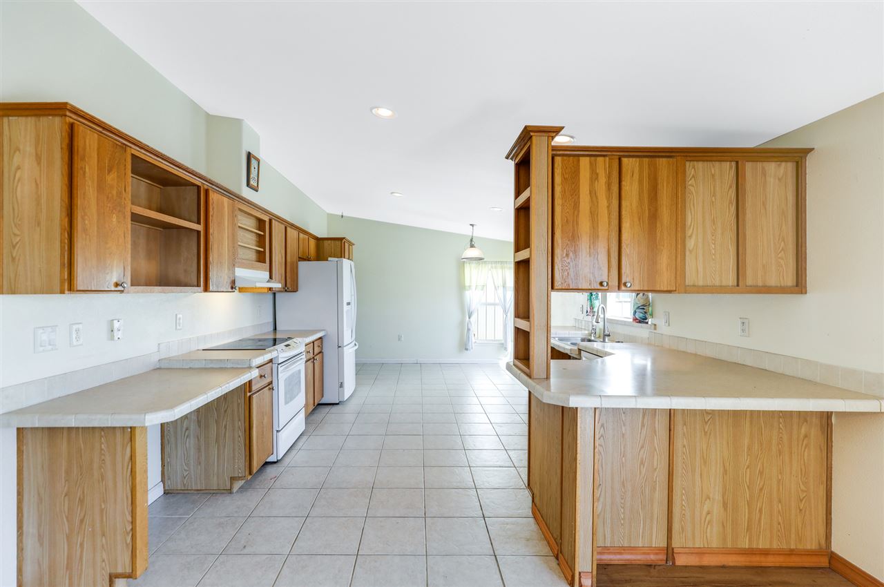 8928 North Wood Road Spokane, WA 99224 - Photo 4 of 47