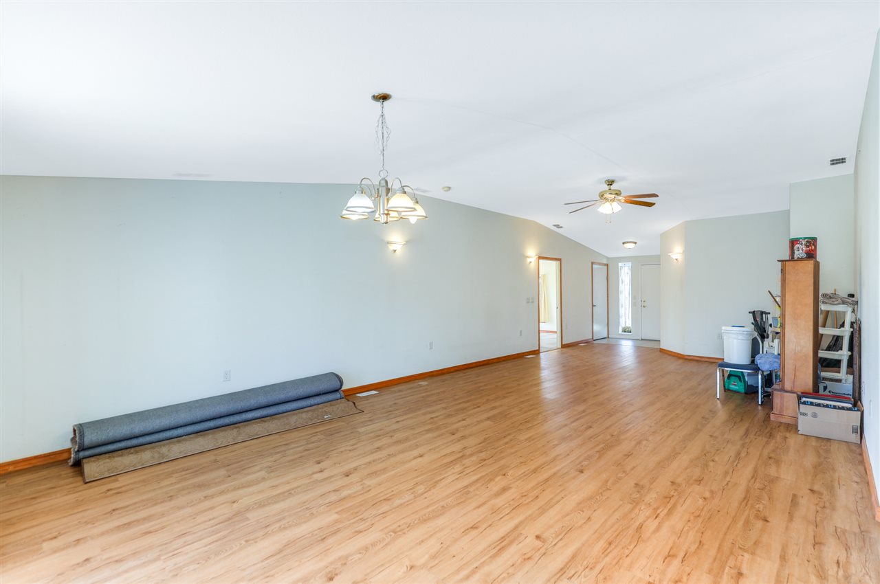 8928 North Wood Road Spokane, WA 99224 - Photo 8 of 47