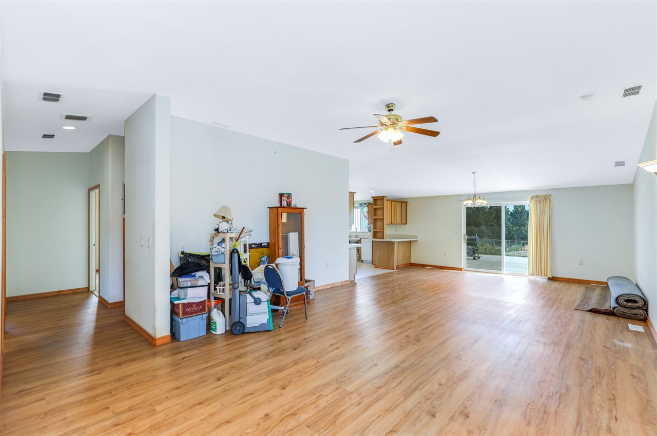 8928 North Wood Road Spokane, WA 99224 - Photo 10 of 47