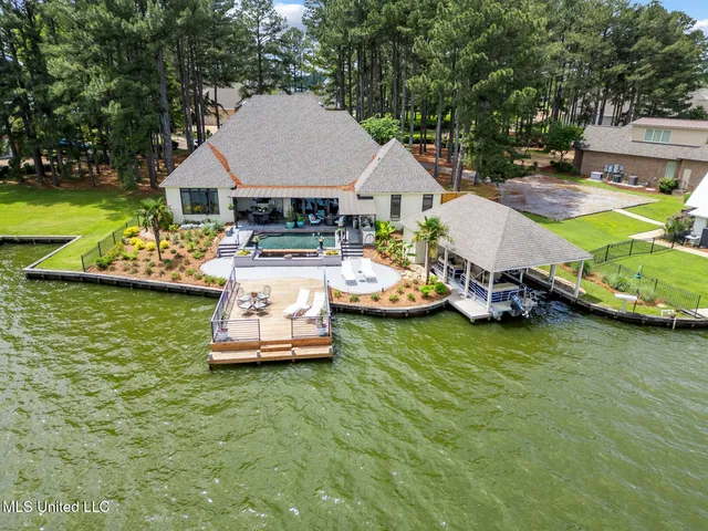 $899,000 | 130 Northshore Point, Madison, MS 39110