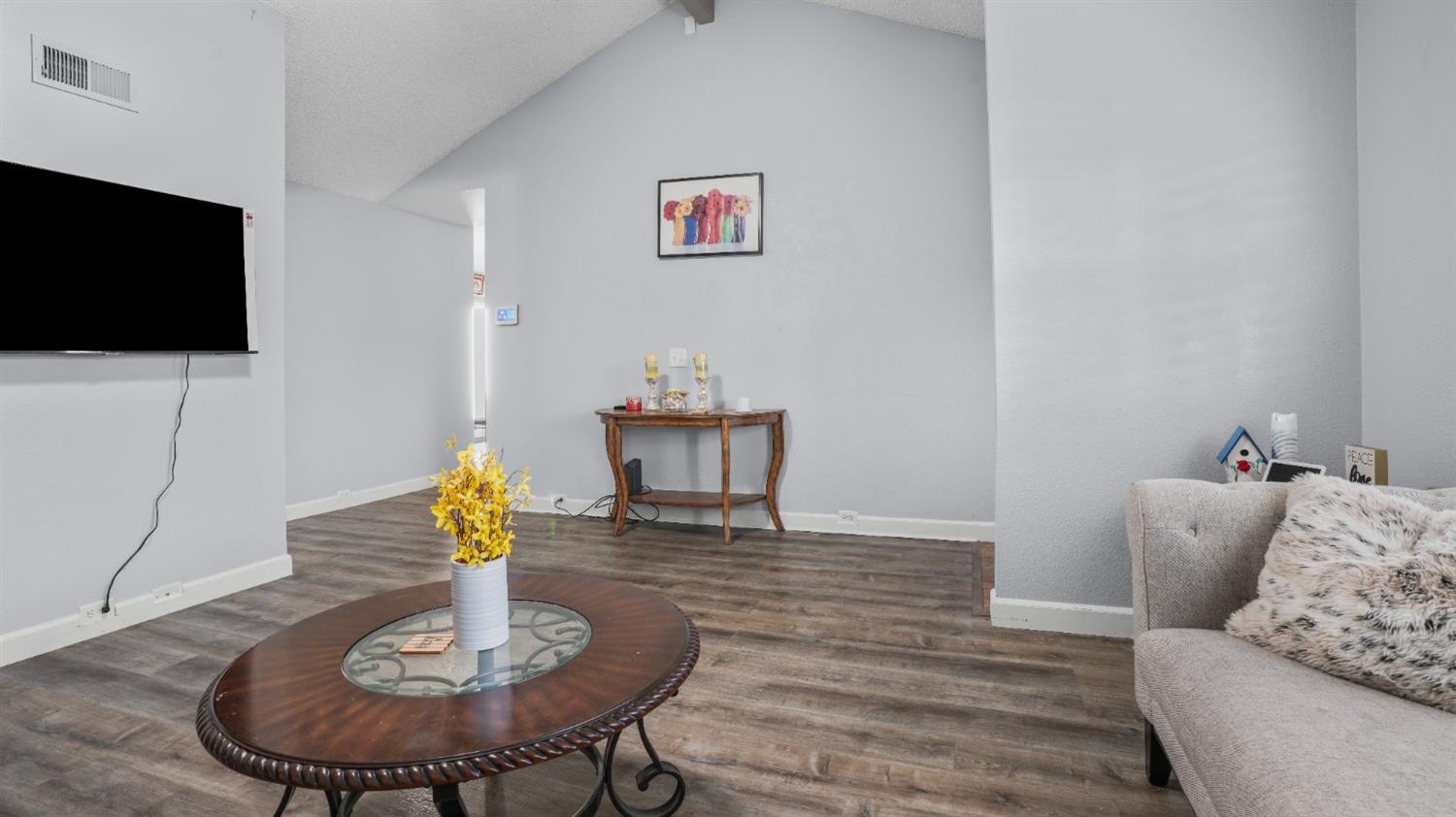 609 Edgebrook Court Modesto, CA 95354 - Photo 8 of 31 Gallery Image 8